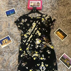🛍️B2G1 FREE🛍️Outfit: NWT earrings & worn once H&M dress size S